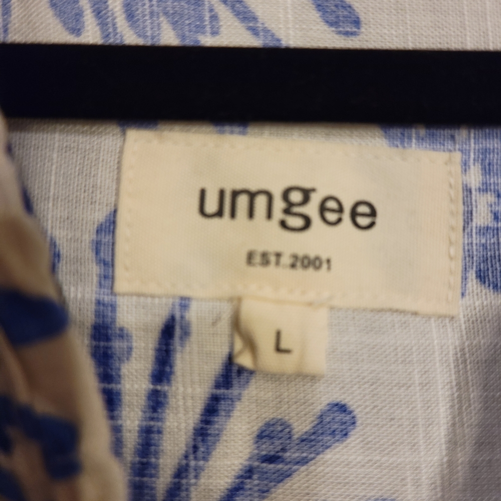 Umgee Blue and Black Floral Blouse - Picture 2 of 4